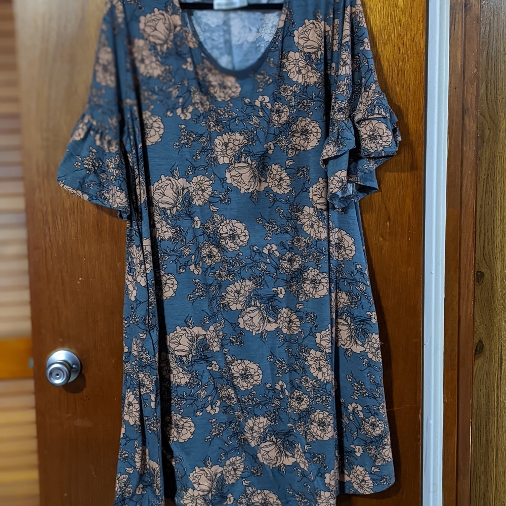Floral summer dress (with pockets)